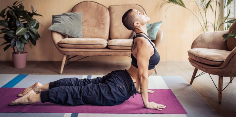 Back exercises for a healthy core - Helsana