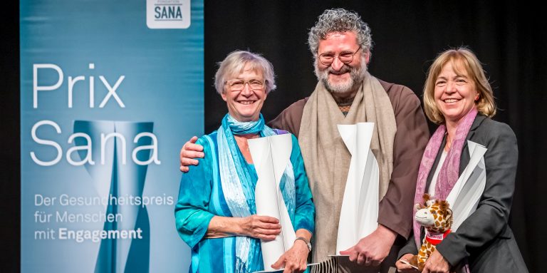 Les gagnants du Prix Sana 2019 (de g. à d.) : Anna Maria Sury, Fra Martino Dotta et Margaretha Rieser 